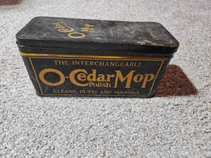 lot 4309 image: Vintage Tin with contents