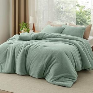 lot 66724 image: &nbspFluffy Sherpa Comforter Set King Size, Sage Green&nbsp