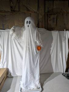 lot 66727 image: Halloween ghost&nbsp