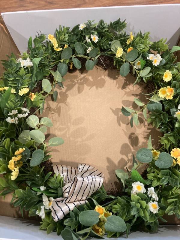 lot 25926 image: 22.5 Artificial Wreath Summer with Bow