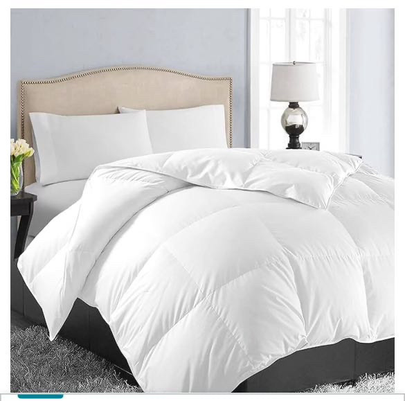 lot 33555 image: EASELAND All Season King Size Soft Quilted Down Alternative Comforter Reversible Duvet Insert with Corner Tabs,Winter Summer Warm Fluffy,White, 90x102 inches (Retail $56.90)