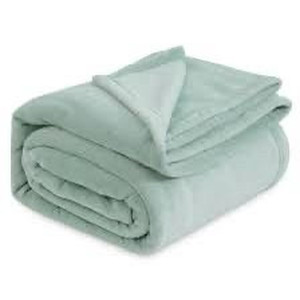 lot 2982298 image: Bedsure Sage Green Fleece Blanket Queen Blanket Jadeite - 280GSM Soft Lightweight Plush Cozy Blankets for Bed, Sofa, Couch, Travel, Camping