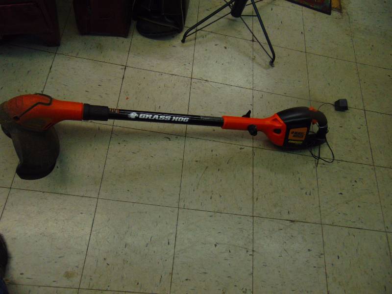 Sold at Auction: BLACK & DECKER GRASS HOG TRIMMER