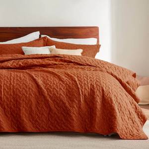 lot 60746 image: Bedsure King Size Quilt Set - Lightweight Summer Quilt King - Red Orange Bedspread King Size - Bedding Coverlet for All Seasons (Includes 1 Quilt, 2 Pillow Shams)