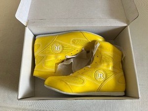lot 66 image: RING-SIDE BOXING SHOES NEW IN BOX YELLOW (7)