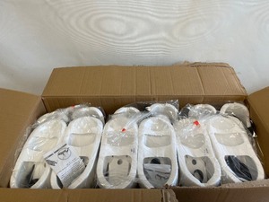 lot 31 image: BOX of VIPER WHITE KICKING SAFETY GEAR (CHILD S)