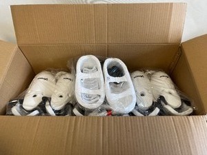 lot 28 image: BOX of 9 VIPER WHITE KICKING SAFETY GEAR S