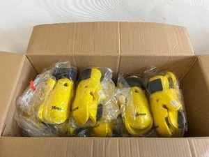 lot 38 image: BOX of 10 VIPER YELLOW PUNCHING SAFETY GEAR (CHILD M)