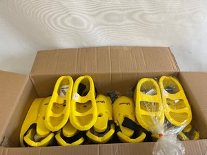 lot 36 image: BOX of 9 VIPER YELLOW KICKING SAFETY GEAR L