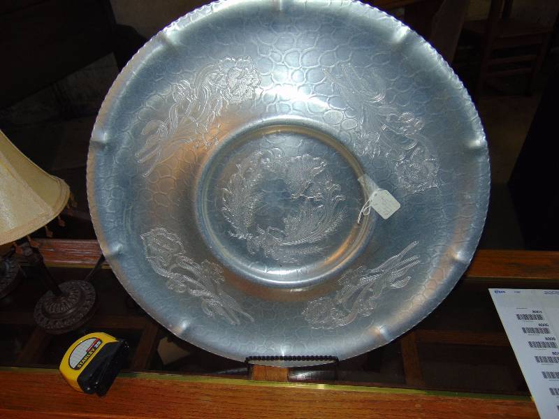 lot 8003 image: Antique Rose Kohler Serving tray 1932-39