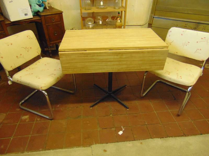lot 8022 image: Drop Leaf kitchen table, 36 x 36 x 30 (19 closed) with (2) chairs