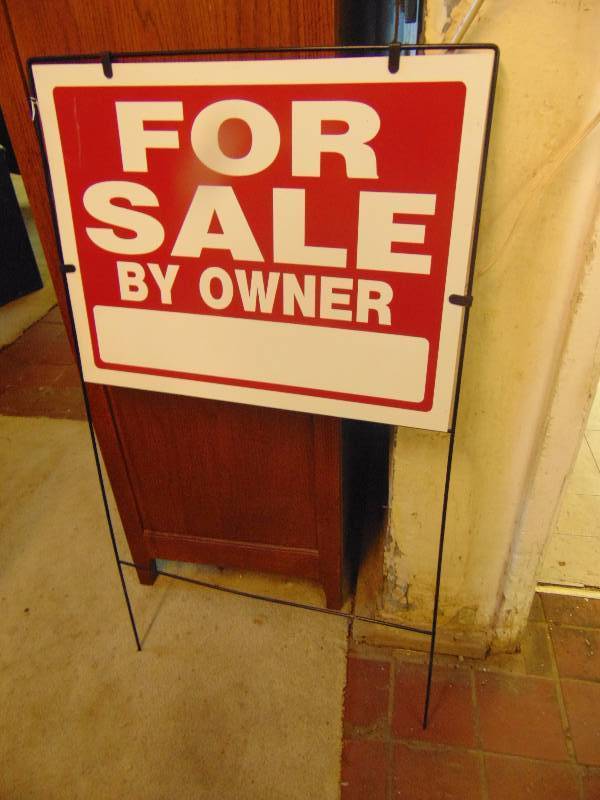 lot 8035 image: For Sale By Owner  Sign w metal stake base