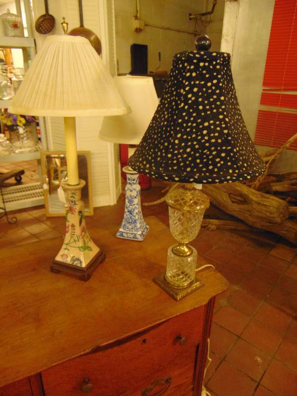 lot 8048 image: (3) ct. lot table lamps