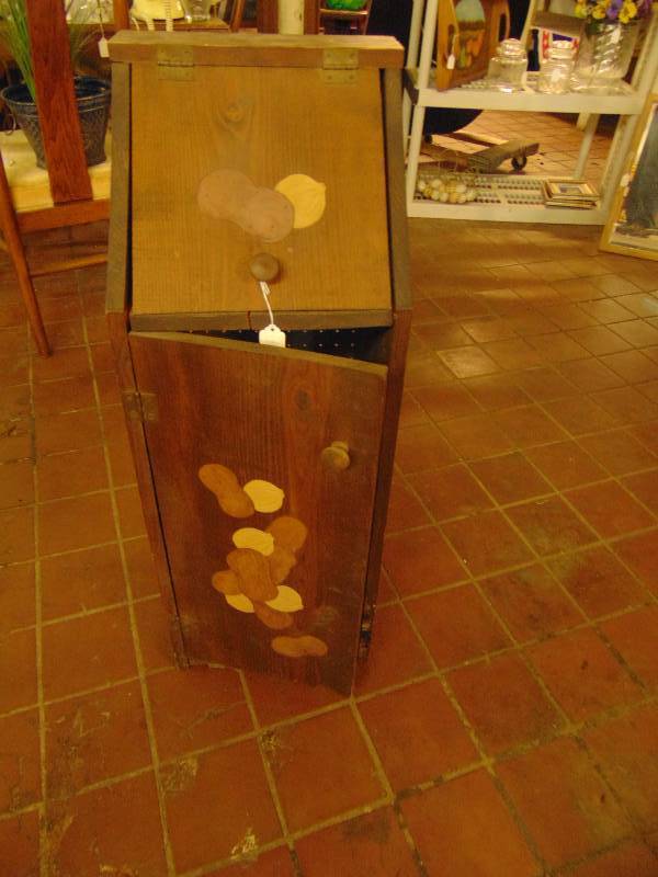 lot 8058 image: Wooden Taters ad Onions bin, 35 tall, will need a new magnet closure