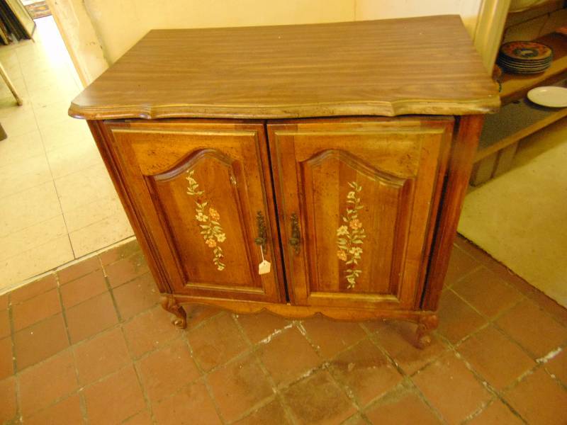 lot 8059 image: Wooden Side Cabinet with painted doors, 31 x 18 x 31 tall