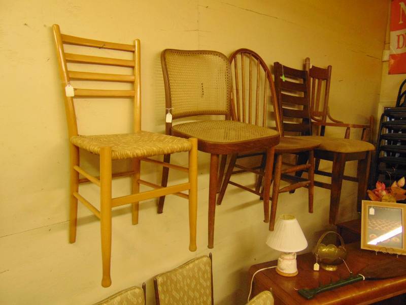 lot 8069 image: (5) ct. lot wooden chairs