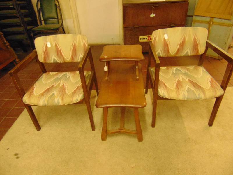 lot 8080 image: (2) chairs 15 seat height w table 27 x 15 x 24