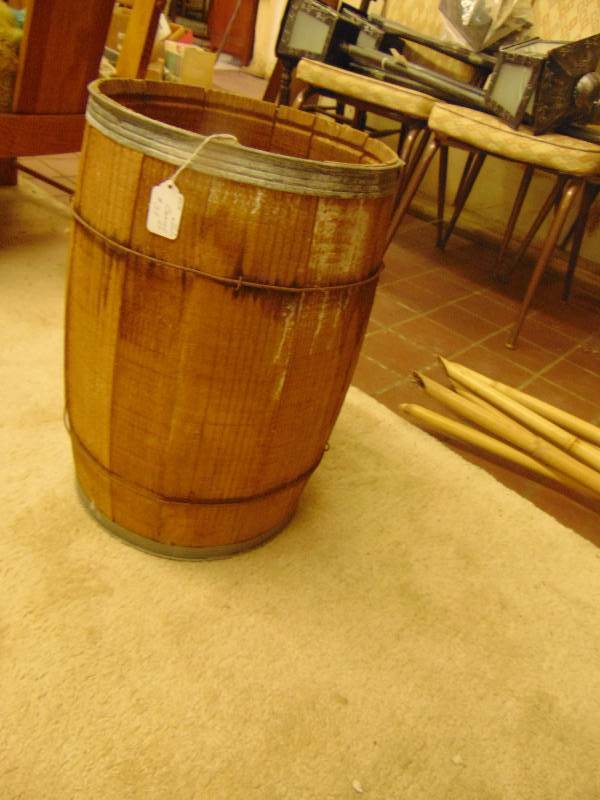 lot 8083 image: Wooden keg barrel, 18 tall x 12 diameter
