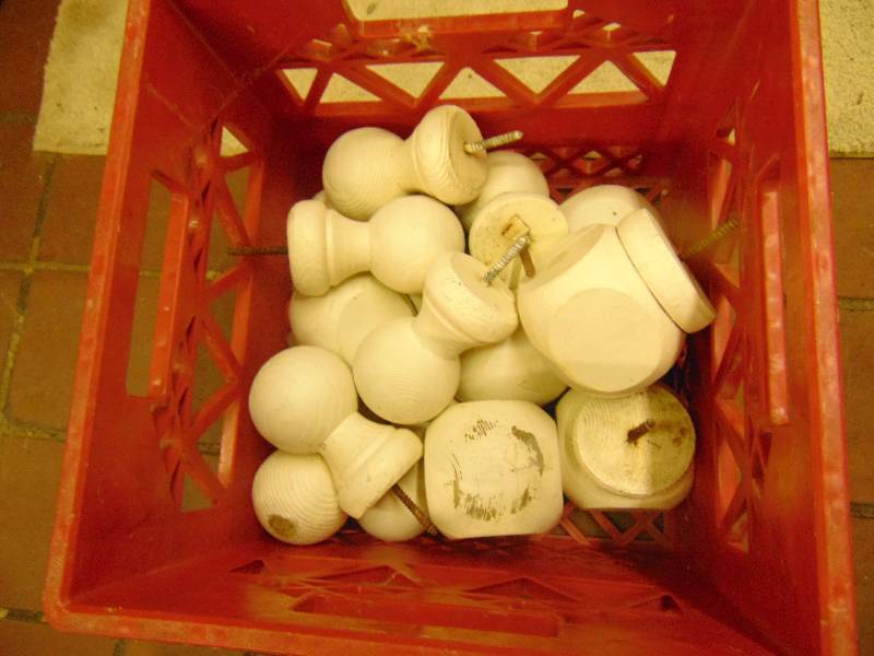 lot 8092 image: (14) ct. lot wooden finials, assorted sizes
