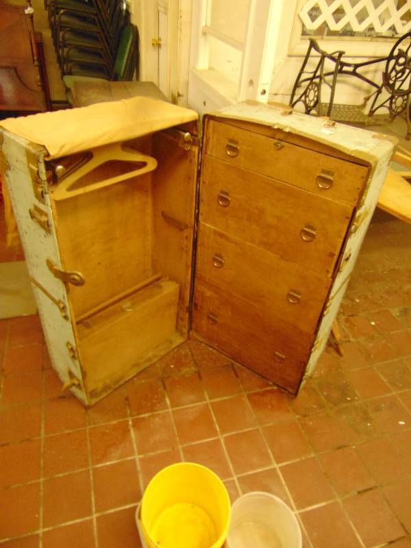 lot 8100 image: Steamer Trunk Pattison Trunk and Bag Co. 40 x 22 x 21
