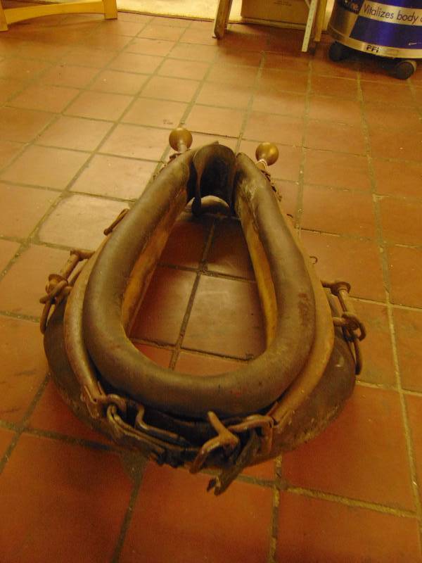 lot 8117 image: Leather Horse Collar with Hames