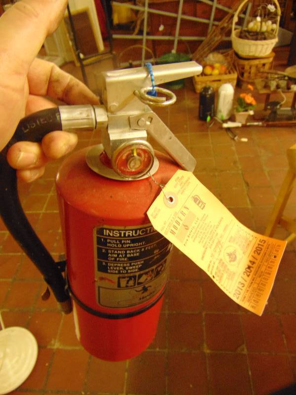 lot 8124 image: Fire Masters Fire Extinguisher