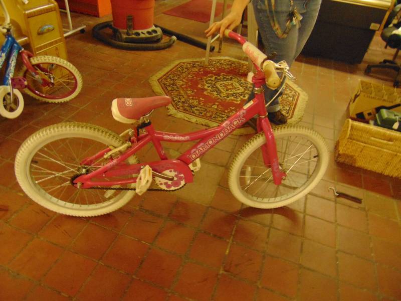 lot 8126 image: 20 Impression Diamond Back bike, Pink