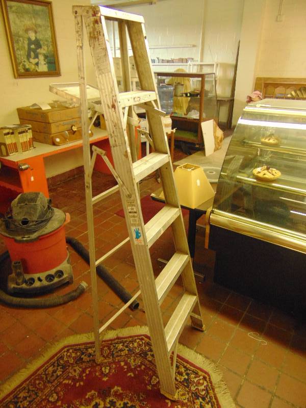 lot 8127 image: Aluminum Step Ladder Werner Job Masters 6