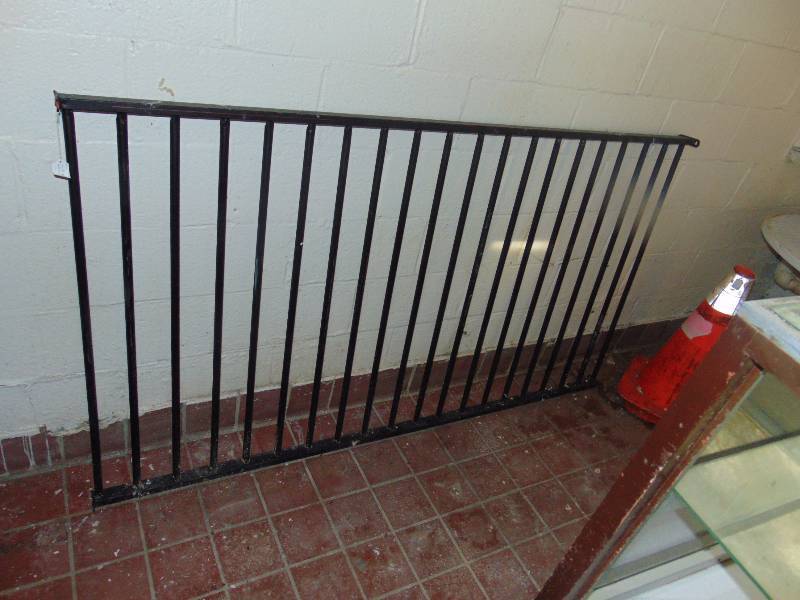 lot 8142 image: Metal rail section 74 x 41