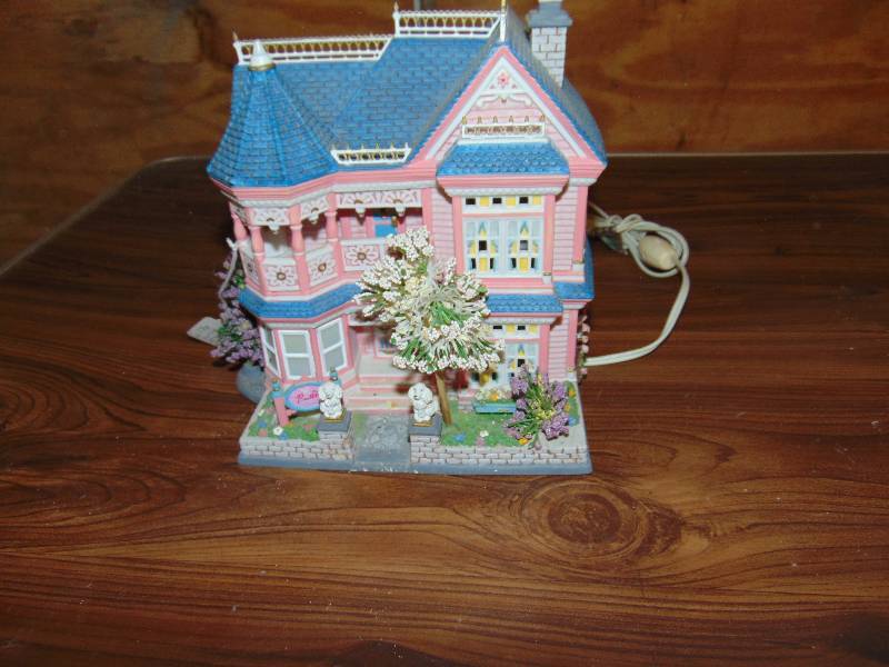 lot 8155 image: Barbie House Night Light, Resin