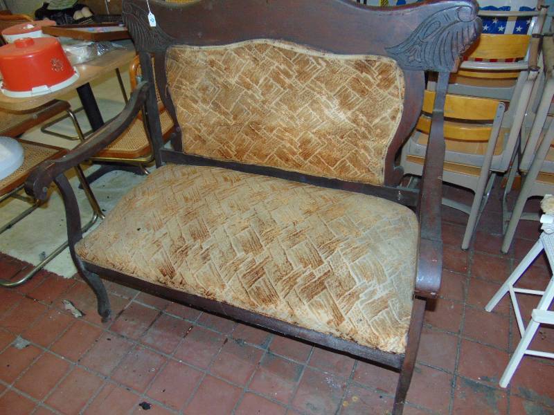 lot 8177 image: Antique Wooden Settee, 47 x 21 x 19 seat height (44 overall height)