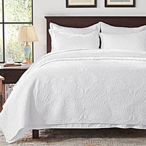 lot 11282 image: Anluoer Quilt Queen Size Bedding Set-White Embossed, Bedspreads-Lightweight Summer Soft Microfiber Bedspread, Bed Coverlet for All Seasons (1 Quilt, 2 Pillow Shams)