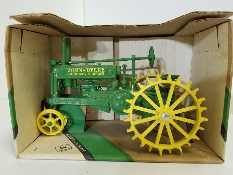 lot 5002 image: Ertl John Deere 1934 Model A General Purpose Tractor, 116 scale, 538DO, NIB