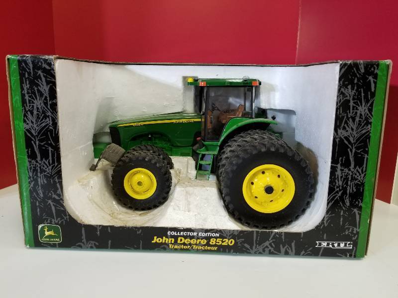 lot 5022 image: Ertl Collectors Edition John Deere 8520 Tractor, duel fronttriple rear, 116 scale, #15192, NIB wfront finder loose
