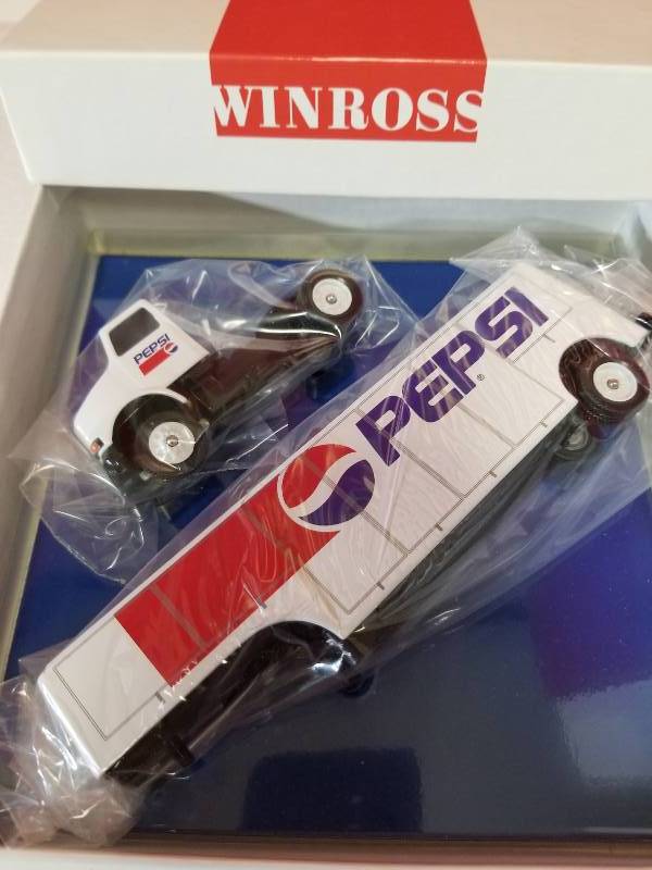 lot 5029 image: Winross Semi, Pepsi , Detail on semi for Local Deliveries, 164 scale, NIB