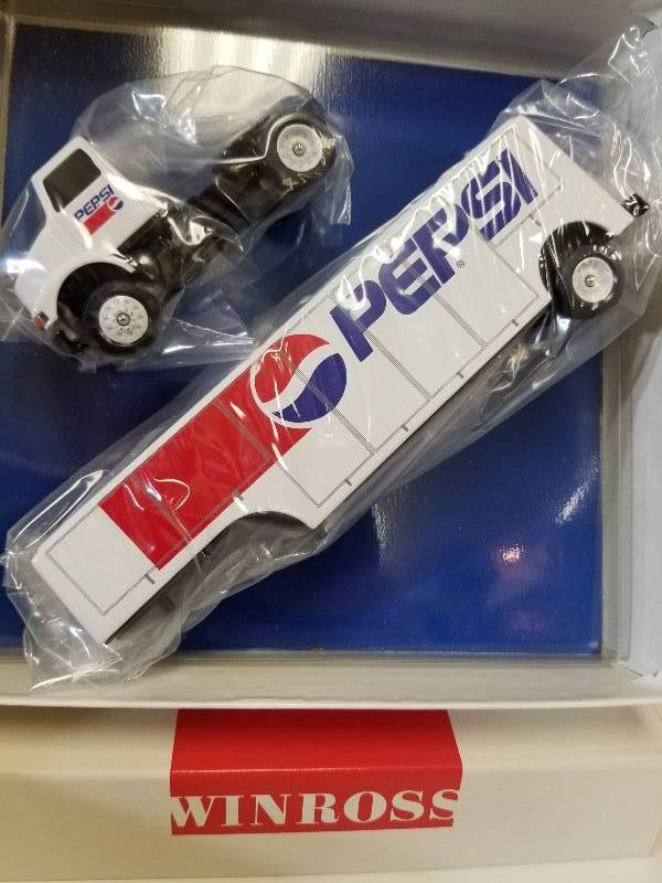 lot 5032 image: Winross Semi, Pepsi , Detail on semi for Local Deliveries, 164 scale, NIB