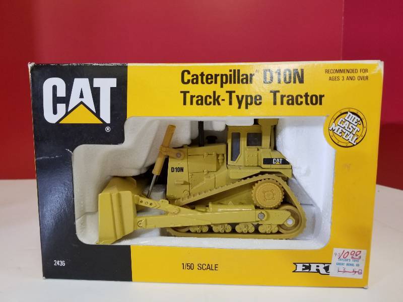 lot 5042 image: Caterpillar D10N Track-Type Tractor, 150 scale, NIB