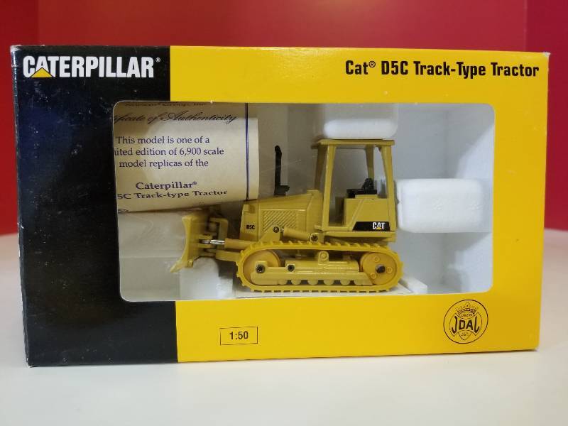 lot 5043 image: Caterpillar D5C Track-Type Tractor, 150 scale, NIB