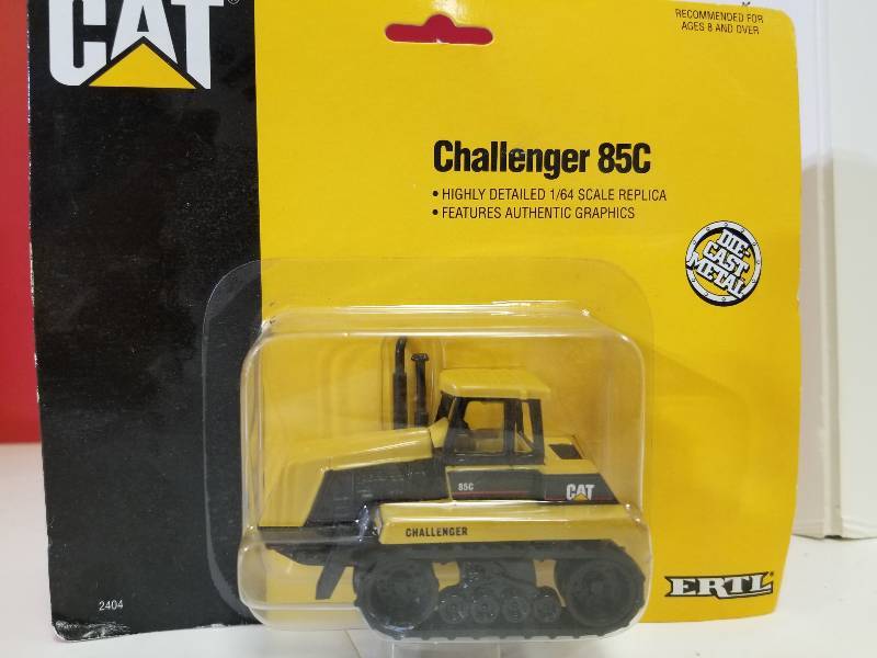 lot 5047 image: Ertl Caterpillar Challenger 85C Tractor, 164 scale, #2404, NIB