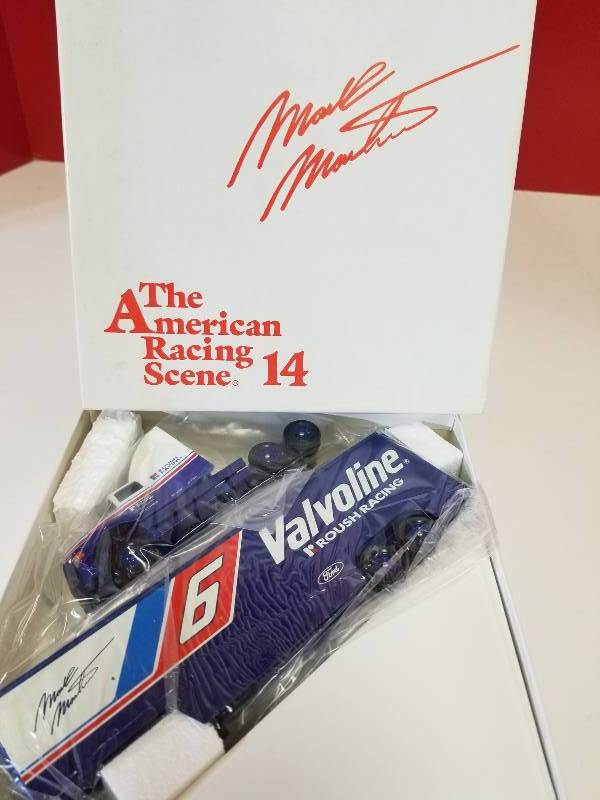 lot 5062 image: Winross Mark Martin American Racing Scene #14  Valvoline Semi, 164, NIB