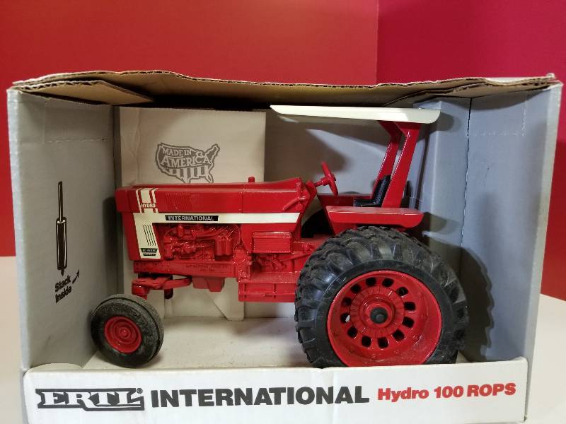 lot 5065 image: Ertl Special Edition 66 Series International Hydro 100 ROPS, duels, wide front, #4623, NIB