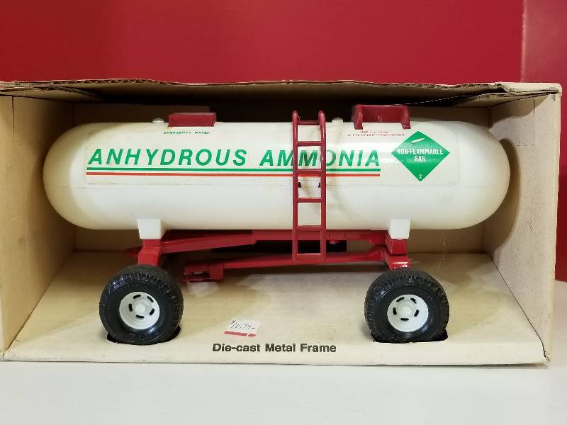 *IH International Red Anhydrous Ammonia Tank Ertl Toy #1550 Farm Machines 1986 