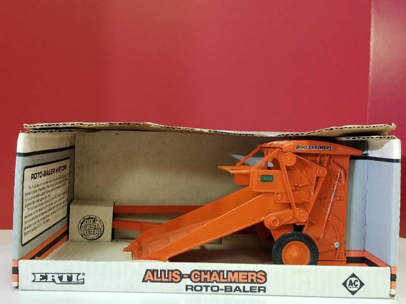 lot 5088 image: Ertl Allis-Chalmers Roto-Baler, 116 scale, #1244, NIB