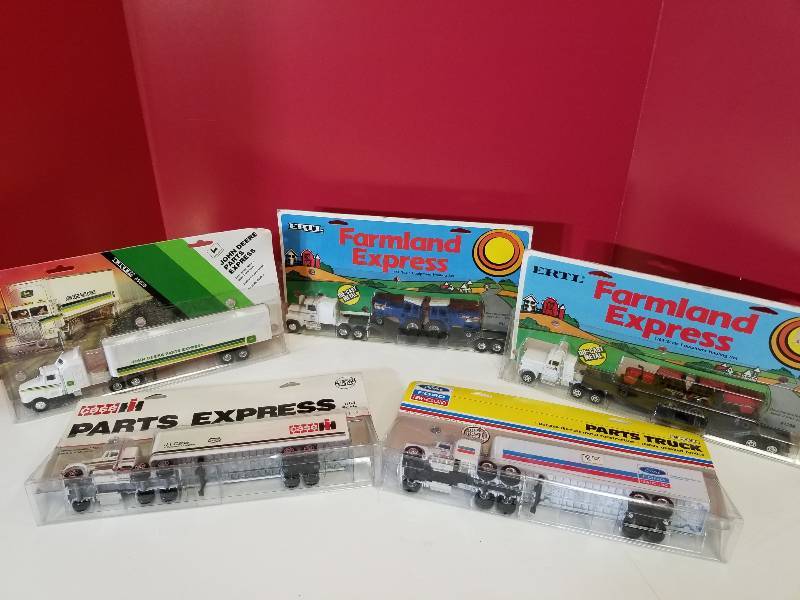 lot 5102 image: Ertl 5 each Semi, 164, JD Parts ExpressFord w2TCase IH SemiFord SemiCase IH w2T (Number 55358584833711236) NIB