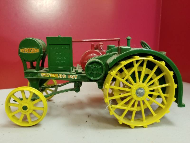 lot 5180 image: ERTL John Deere Waterloo Boy Model R Tractor, Steel wheel, No Box and dusty