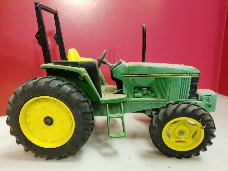 lot 5181 image: ERTL John Deere 6400 Tractor, AWA, Wide front, nice front weights, 116 scale, No box and dusty
