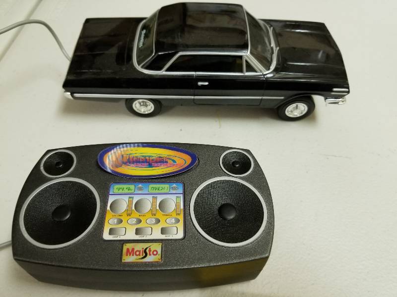 lot 5204 image: Maisto 1963 Chevy Car wHop Control (working) Muscle Machines Dodge Durango 4 x 4 Truck, See Pix