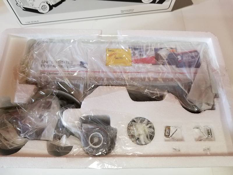 lot 5175 image: First Gear 1960 Model B61 MACK Tractor & Trailer, 134 scale, #19-1302, New in Box and Shipping Box