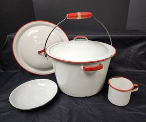 lot 103 image: Vintage Enamelware