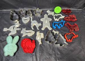 lot 113 image: Vintage Cookie Cutters